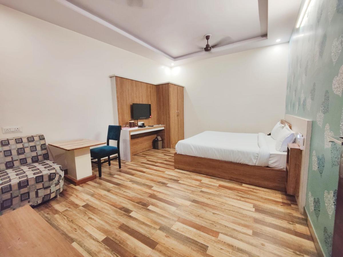 Hotel Roop Palace